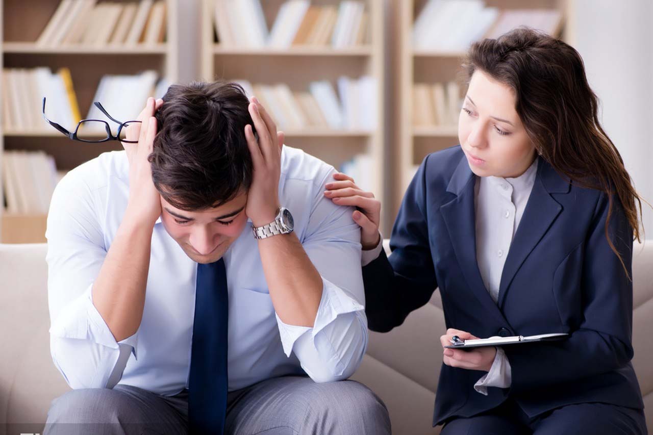 62.8% 年轻人职场压力超标,仅 7.4% 敢做心理咨询,内耗正在毁掉一代人